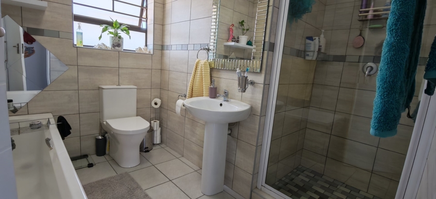 2 Bedroom Property for Sale in Dana Bay Western Cape